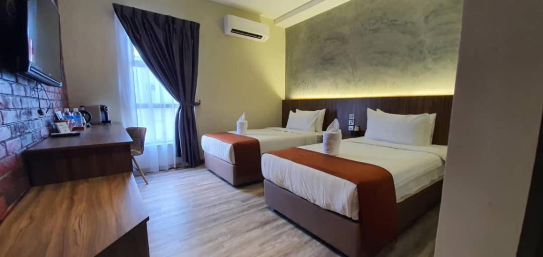 Vista Hotel Tawau Exterior photo