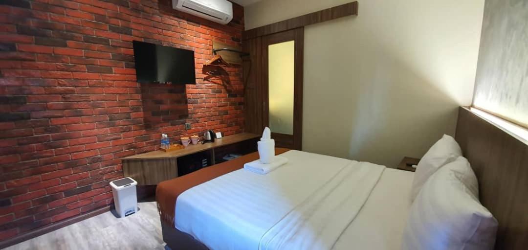Vista Hotel Tawau Exterior photo